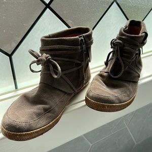 Ugg Ankle boot